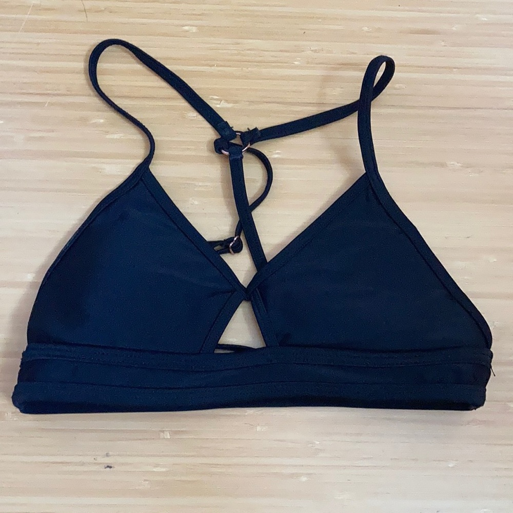 Kendall and Kylie swim